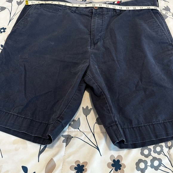 Tommy Hilfiger Bermuda/ Chino Shorts Men's 38 Navy Blue. Slash Pocket. - Picture 3 of 13
